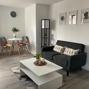 Northcote Apartment